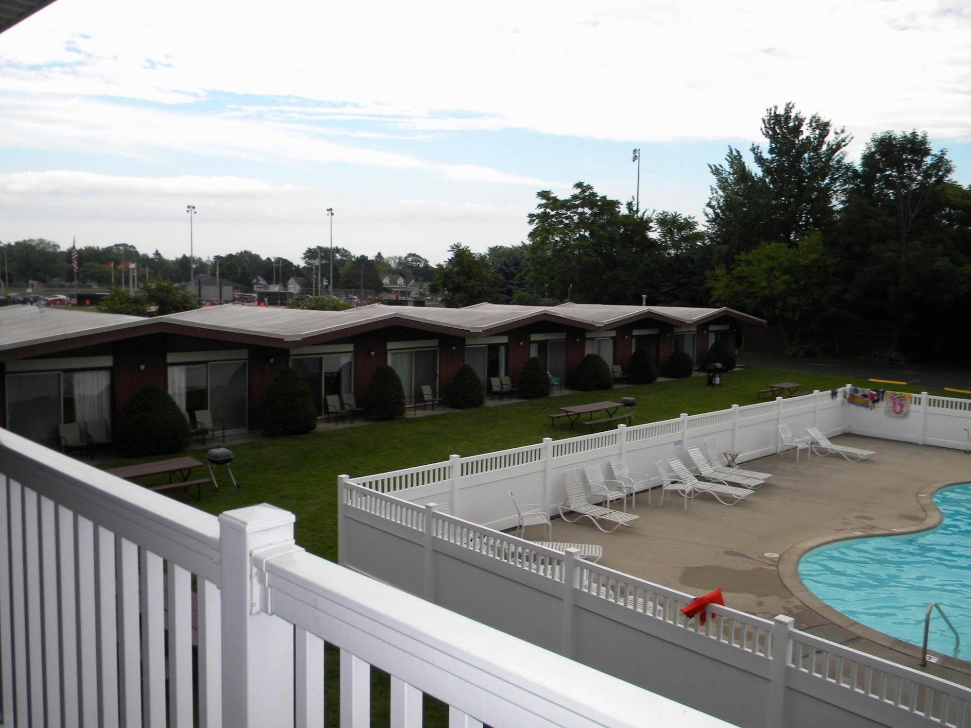 Nader'S Motel & Suites Ludington Eksteriør billede